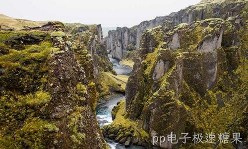 向乡村学校捐赠电脑设备 支持信息化教学